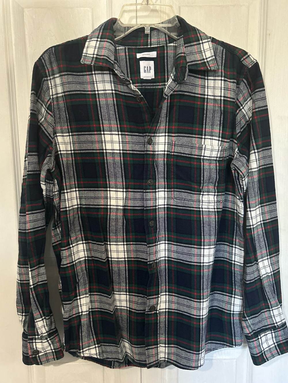GAP Dark Green and Black Plaid Button-Down untucked shirt size S